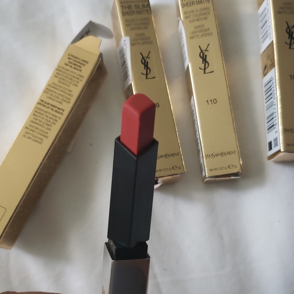 Lipsticks - Picture 2 of 5